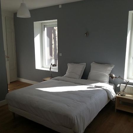 Bull'It Hotel Saint-Genis-Laval Quarto foto