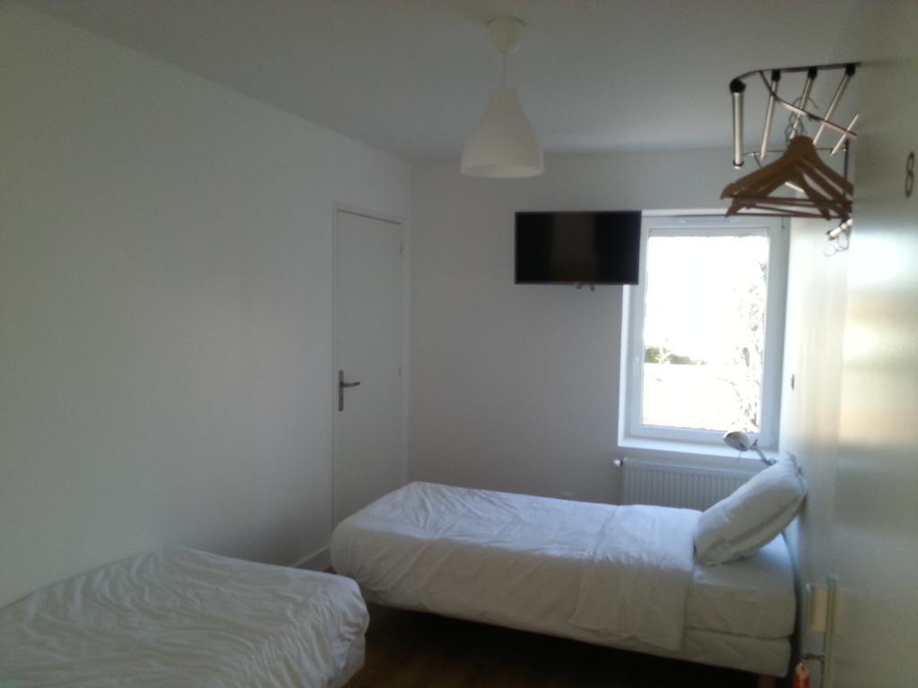 Bull'It Hotel Saint-Genis-Laval Quarto foto