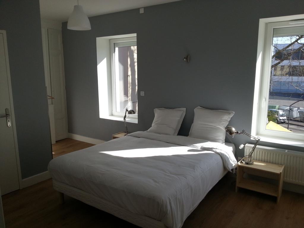 Bull'It Hotel Saint-Genis-Laval Quarto foto