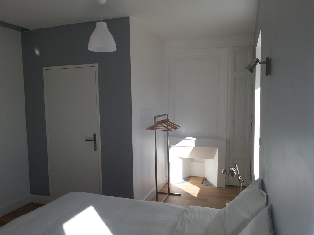 Bull'It Hotel Saint-Genis-Laval Quarto foto