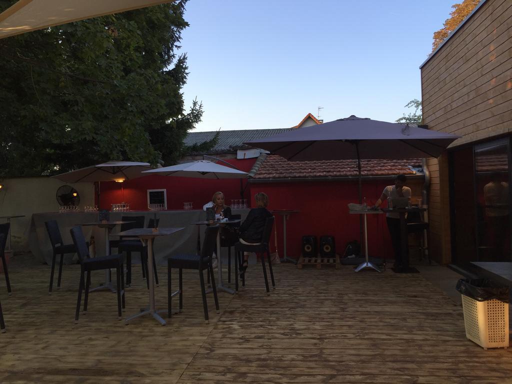 Bull'It Hotel Saint-Genis-Laval Exterior foto